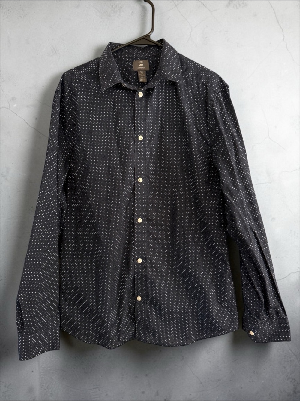 H&M Men's 2 Pack Navy Microdot Button-Down Slim Fit Shirt & Dark Burgundy - Picture 3 of 8